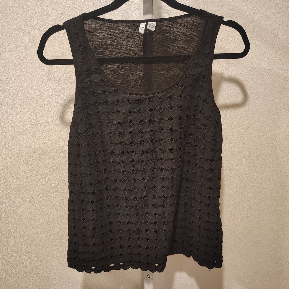 ELLE Women's Black Tank Top Size Medium Eyelet Pattern Scoop Neck Scalloped Edge